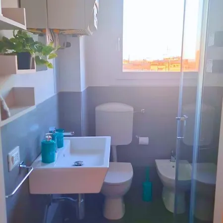 Queen Expo Apartment